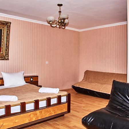Hotel Georgia Gori Buitenkant foto