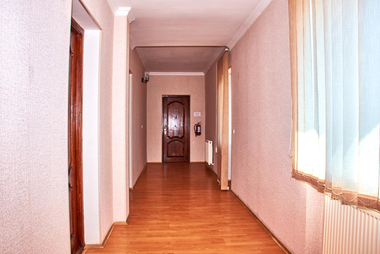 Hotel Georgia Gori Buitenkant foto