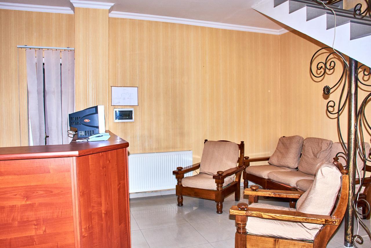 Hotel Georgia Gori Buitenkant foto