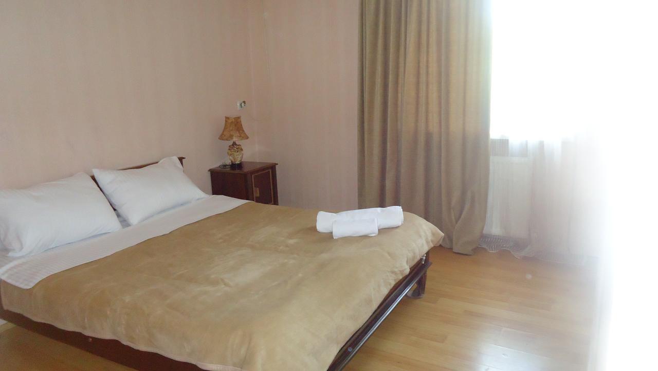 Hotel Georgia Gori Buitenkant foto