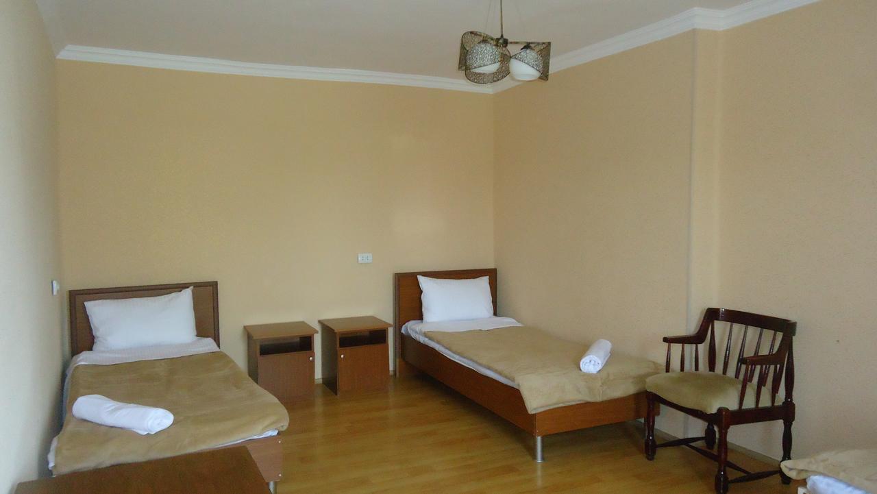 Hotel Georgia Gori Buitenkant foto