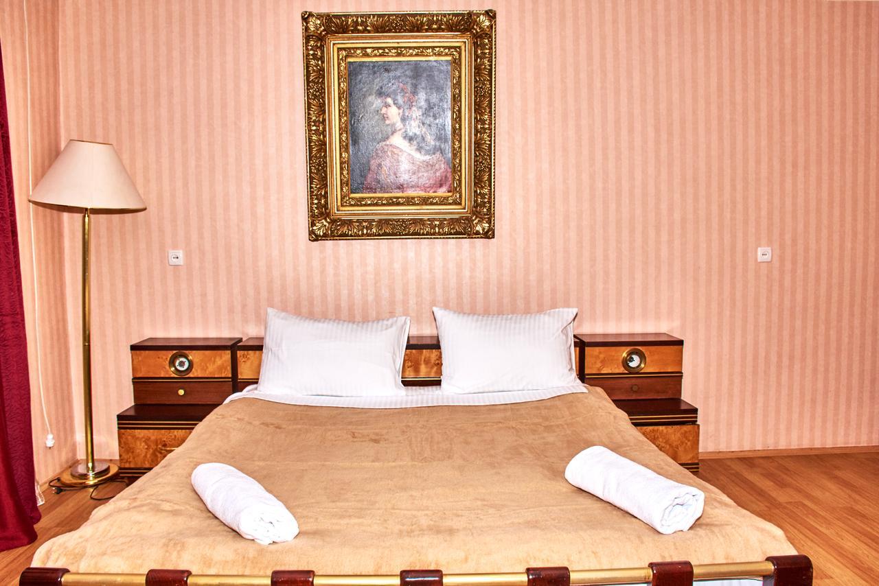 Hotel Georgia Gori Buitenkant foto